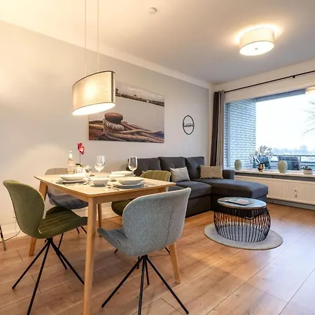 Mit Balkon In Westerdeichstrich
