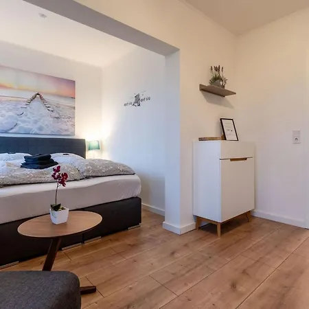 Mit Balkon In Westerdeichstrich Appartement